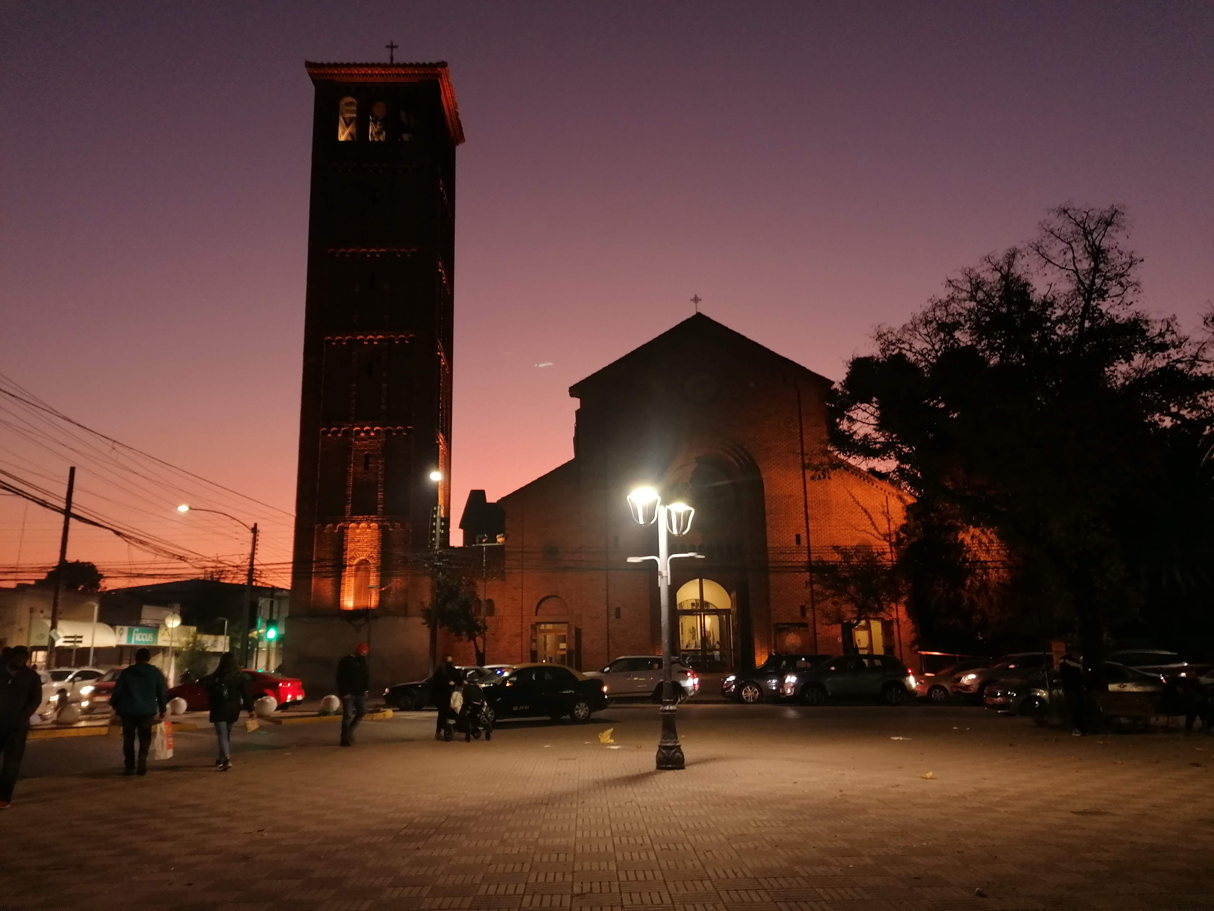 Linares: catedral y torre al atardecer